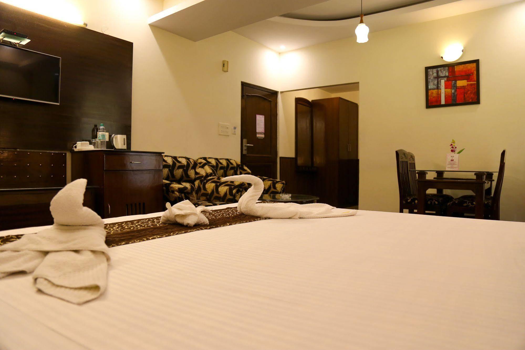 Hotel Grand Legacy Beacon, Dehradun Exterior foto